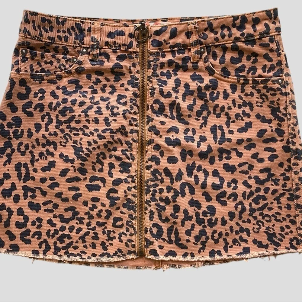 Free People We The Free Denim Skirt Zip It Up O-Ring Leopard Print Women’s 28 - Picture 6 of 11